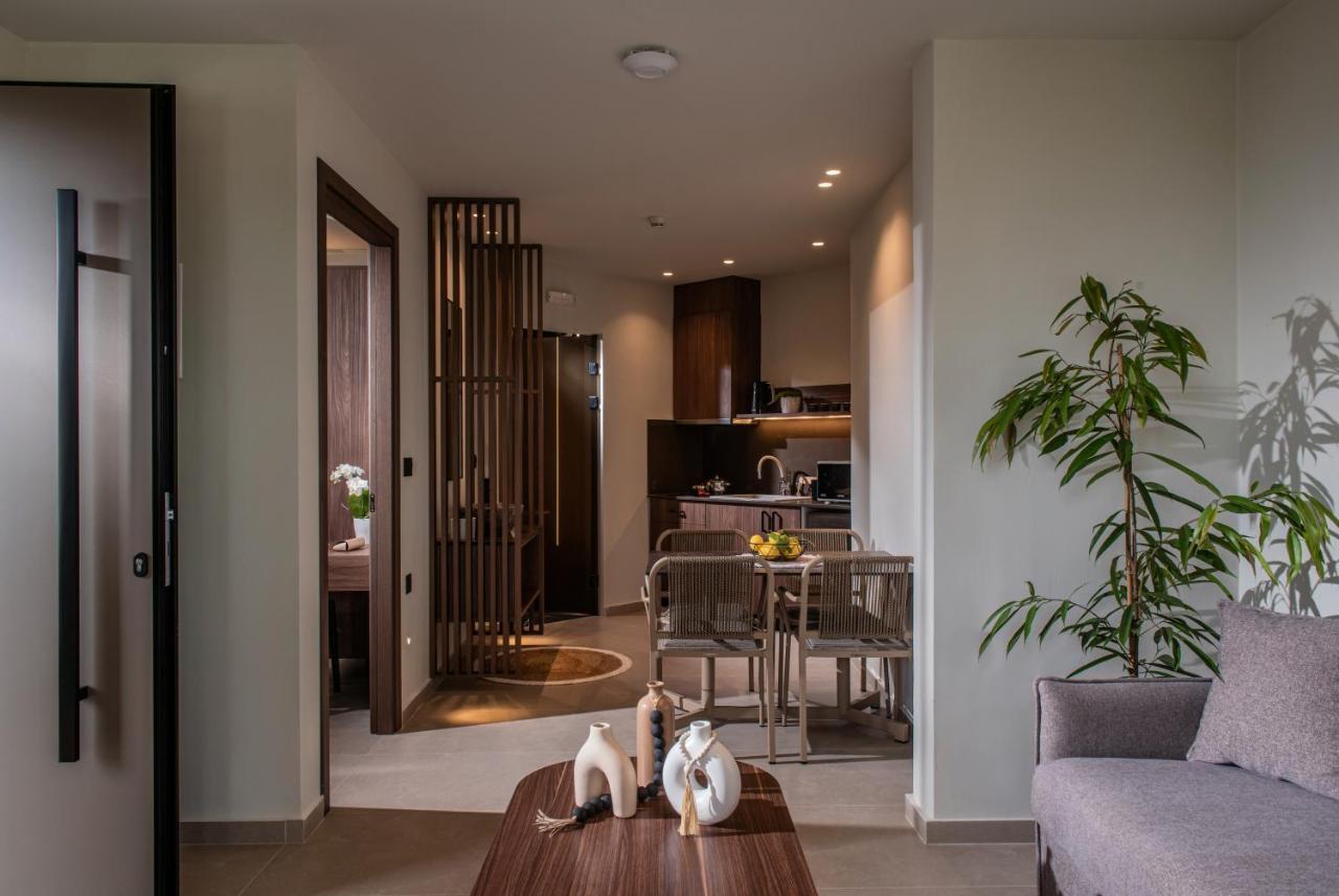 Everest Apartments And Suites Stalida Eksteriør bilde